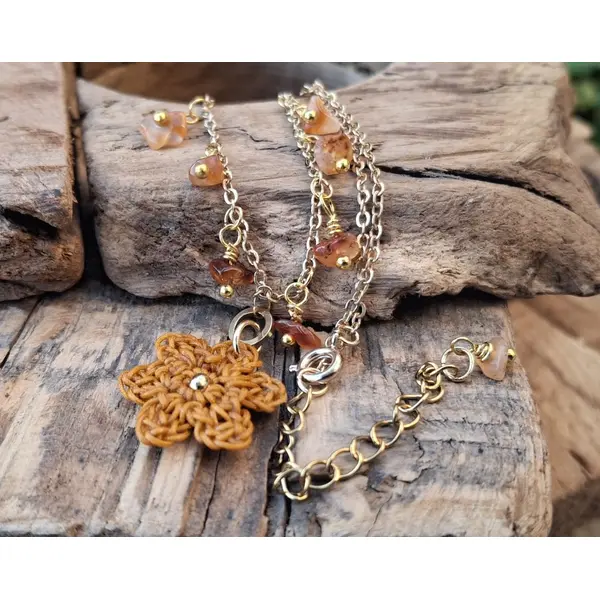 Collier ras du cou "camel & cornaline"