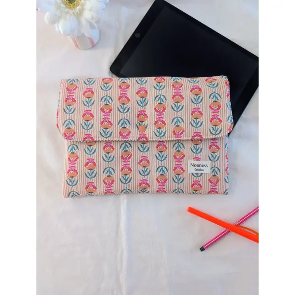 Pochette pour tablette 11 pouces matelassée- housse ipad en coton- étui de protection fait main