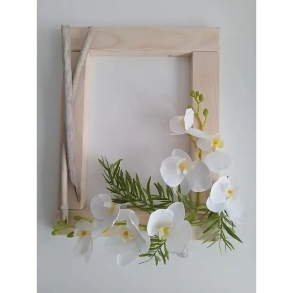 Encadrement mariage : exotique en bois / fleurs frangipane 30x36 cm