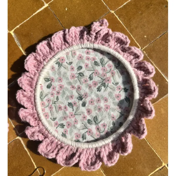 Coffret cadeau crocheté fait main — cadre photo, bijou de sac et boucles d’oreilles assortis
