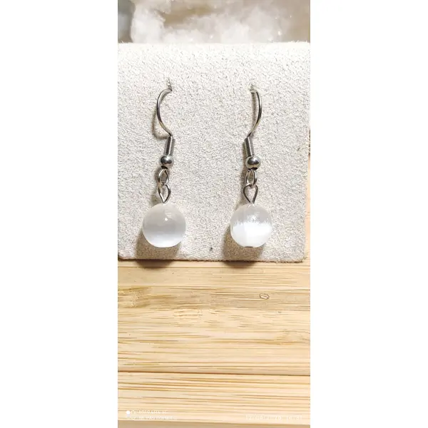 3 paires de boucles d'oreilles et ses pierres naturelles