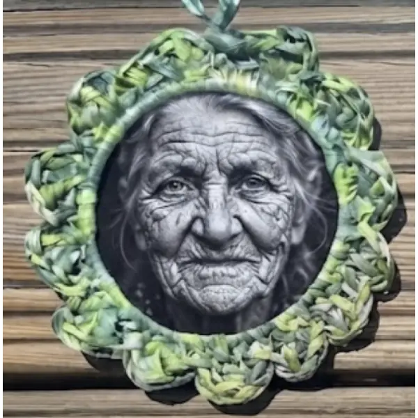 Cadre photo en raphia crocheté — décoration murale vintage et fait main