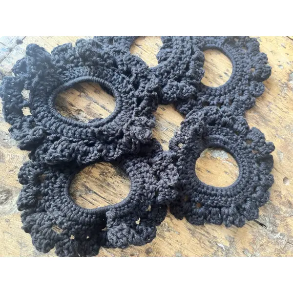 Chouchou au crochet effet dentelle vintage