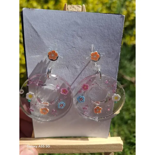 Jardin pastel – boucles d’oreilles fleuries et délicates