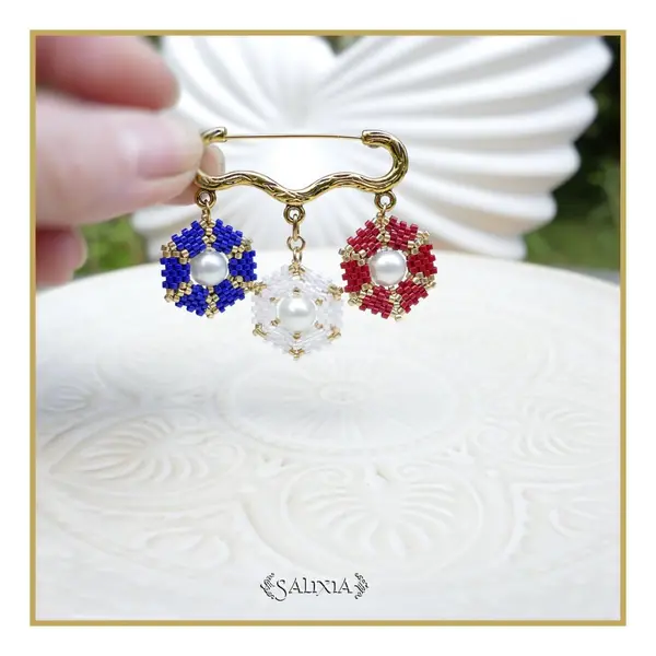 Broche tissée perles japonaises bleu blanc rouge perles nacrées blanches (#br20)
