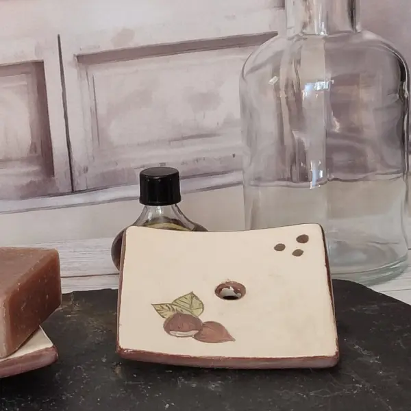 Porte-savon en céramique, décoration cévenole.
