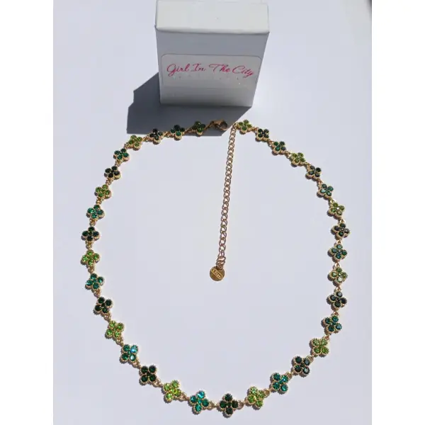 Collier princesse trèfles émeraude doré ou argenté scintillant . collier trèfles acier inoxydable | bijou femme - idée cadeau