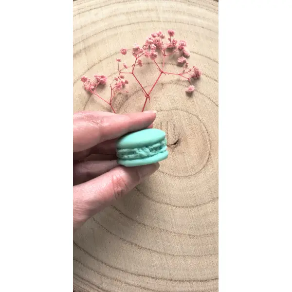 Macarons fondants parfumés cachemire et soie