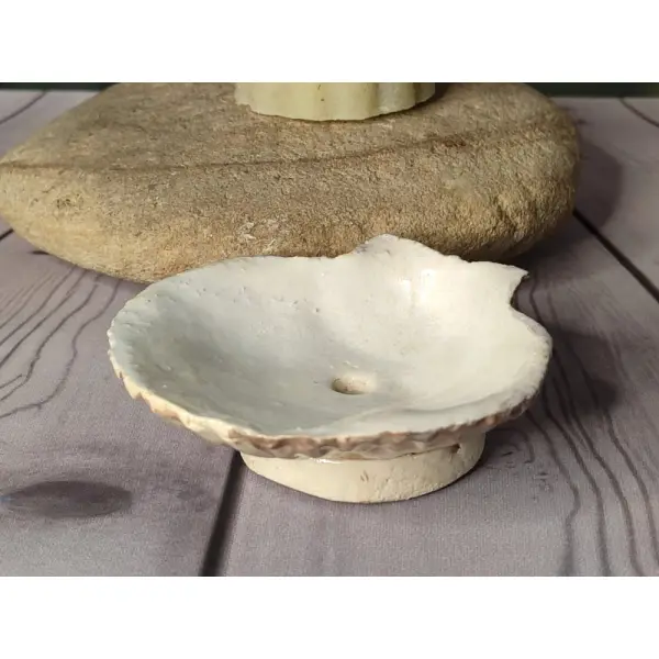 Ensemble savon lavande et porte-savon mini coquille st jacques en céramique.