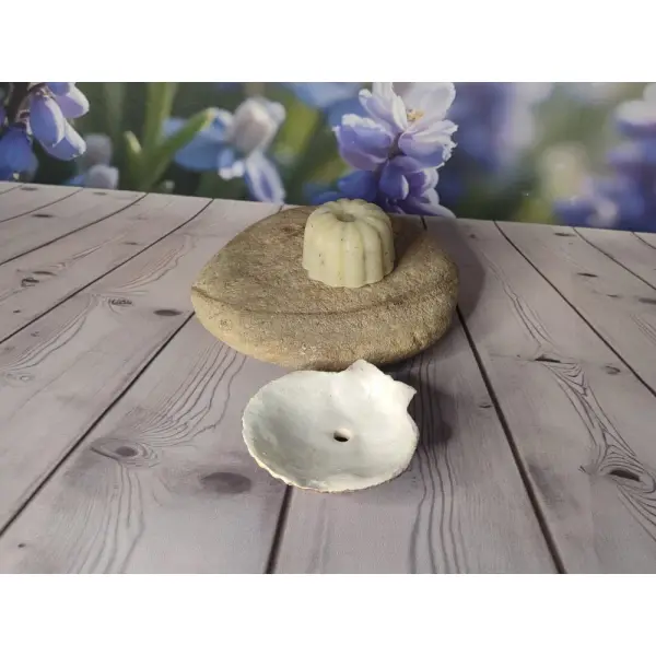 Ensemble savon lavande et porte-savon mini coquille st jacques en céramique.