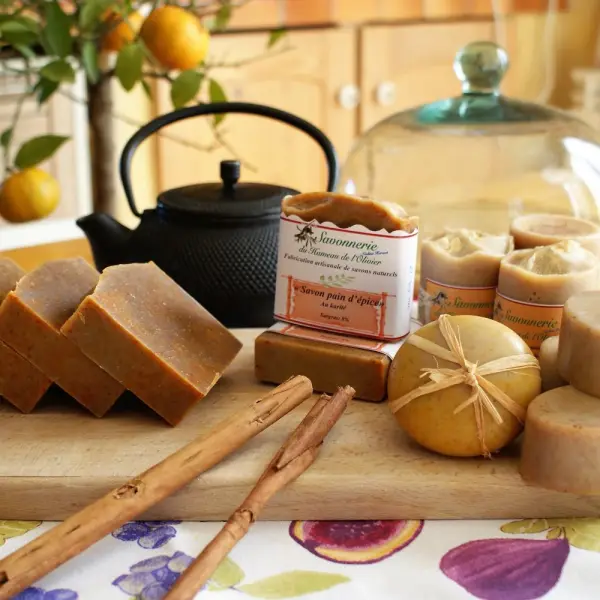 Savon pain d'épices au karité.
