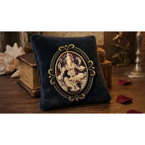 Camée ganesh pièce unique artisanal - broche bohème chic - cadeau femme passionnée inde et yoga.