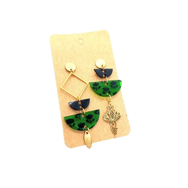 Boucles d'oreilles pendantes asymétriques