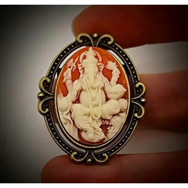 Broche camée ganesh - bijou divinité indienne - style sacré & ésotérique chic