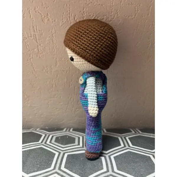 Petite poupée, jouet au crochet