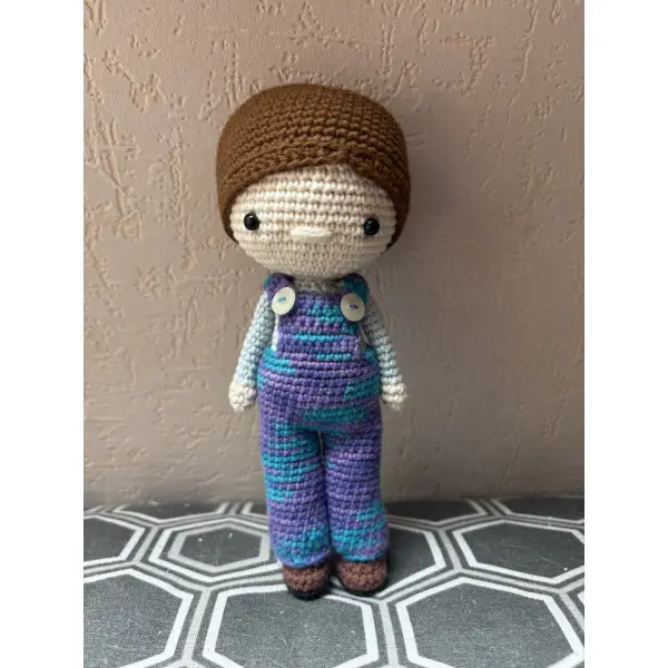 Petite poupée, jouet au crochet