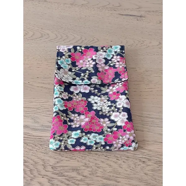 Pochette à crayons aimantées.