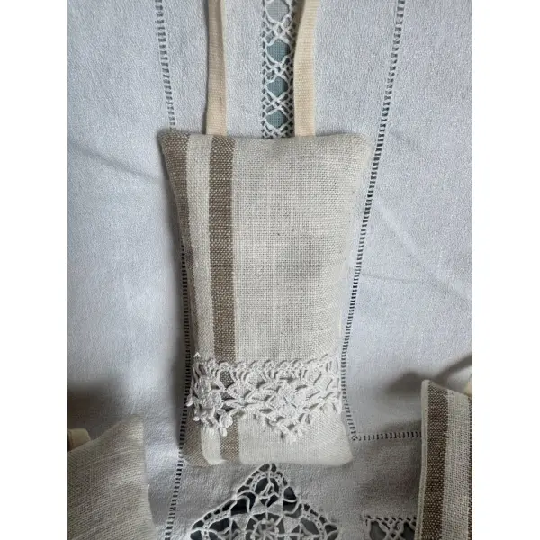 **lot 3 coussins shabby/déco/rétro ** lavande, dentelle, lin