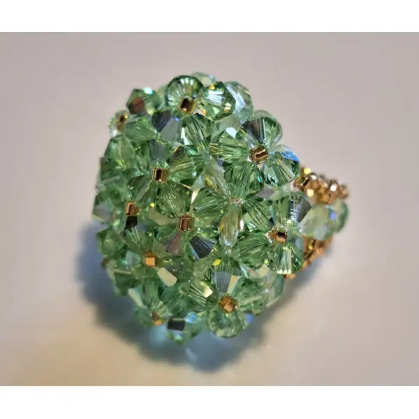 Bague copine vert clair en perles de cristal swarovski