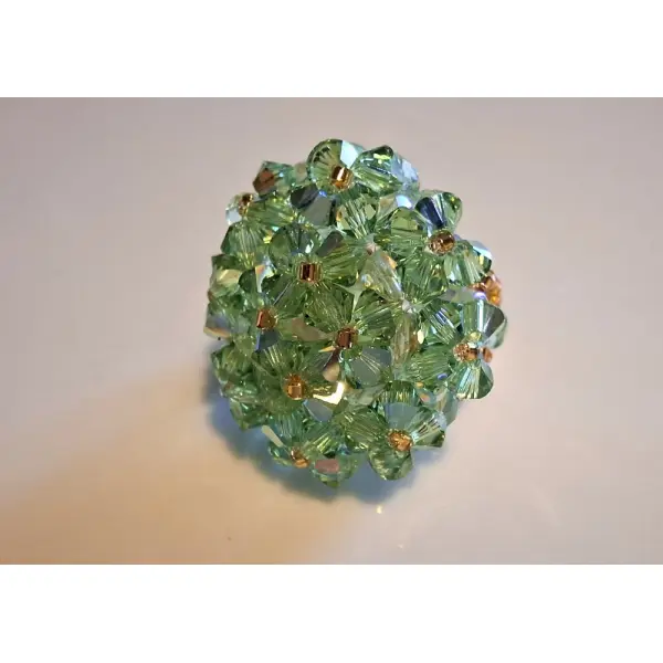 Bague copine vert clair en perles de cristal swarovski