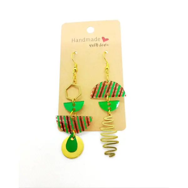 Boucles d'oreilles pendantes asymétriques