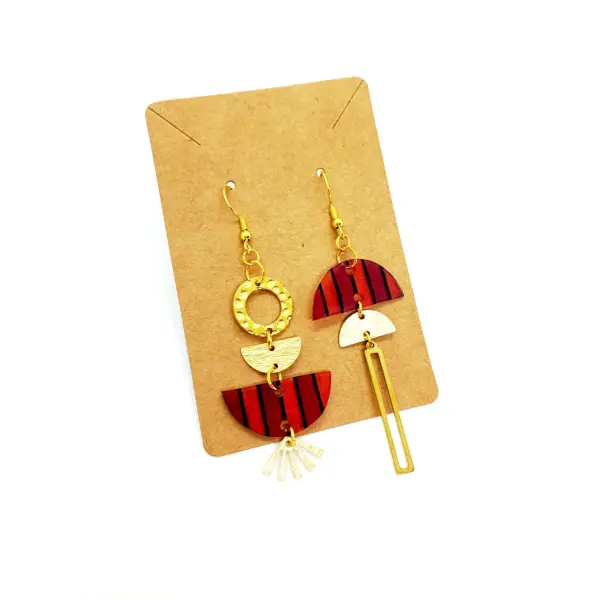 Boucles d'oreilles pendantes asymétriques
