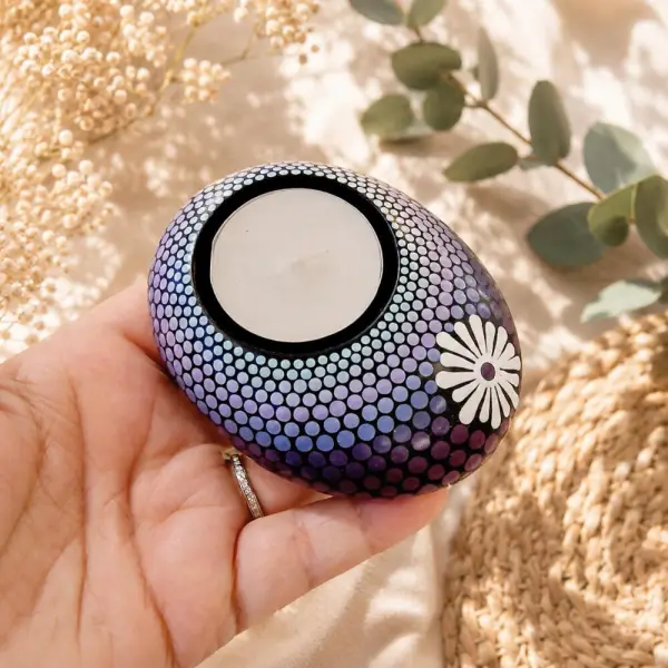 Bougeoir galet mandala bleu, violet & bordeaux – plâtre résine peint à la main