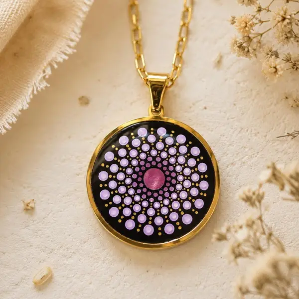 Collier mandala rose & doré en acier inoxydable – peint à la main
