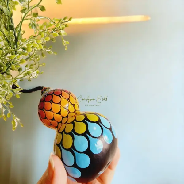 Calebasse naturelle décorative – mandala multicolore peint à la main