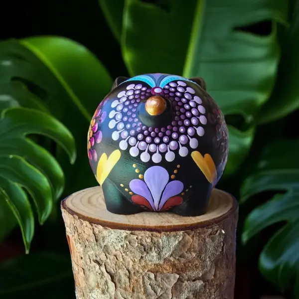 Petit cochon décoratif en plâtre résine – mandala multicolore peint à la main