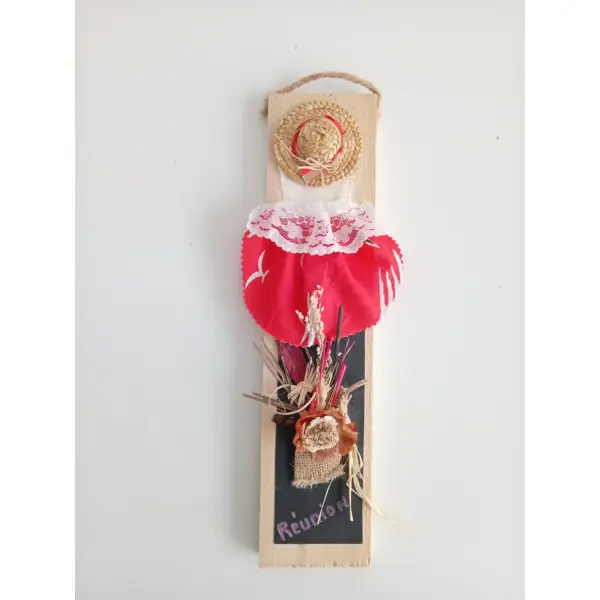 Souvenir île de la réunion : figurine danseuse sur panneau en bois