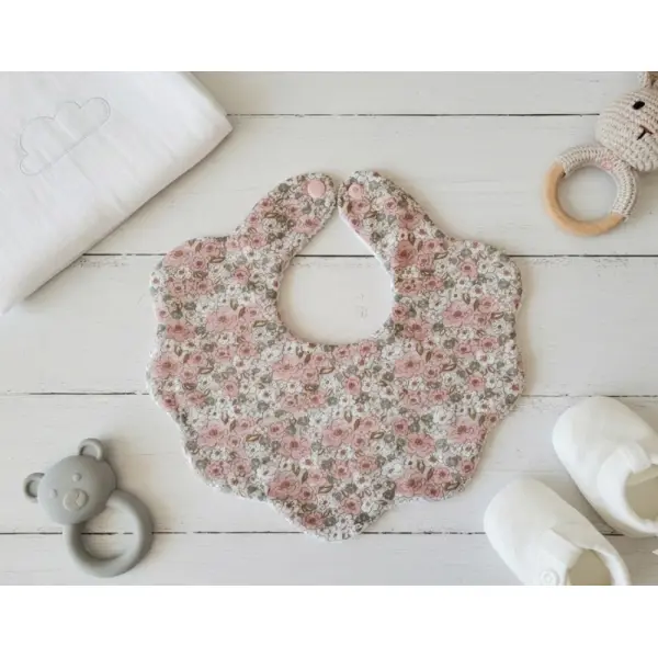 Bavoir naissance fleur coton imprimé et éponge