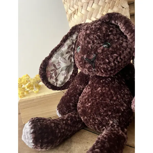 Célestin le lapin au crochet — un compagnon aux oreilles liberty