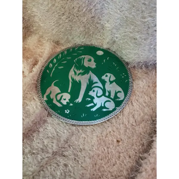 Décoration murale ronde 20 cm en vinyle vert - famille chiens