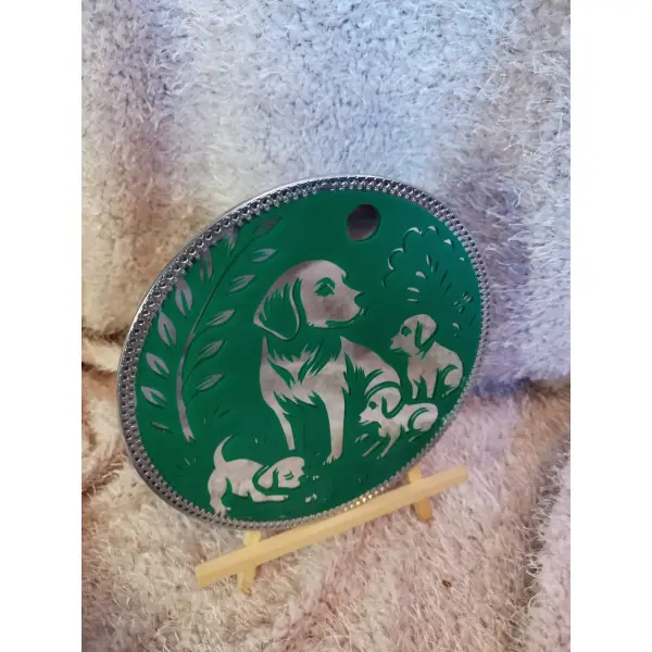 Décoration murale ronde 20 cm en vinyle vert - famille chiens