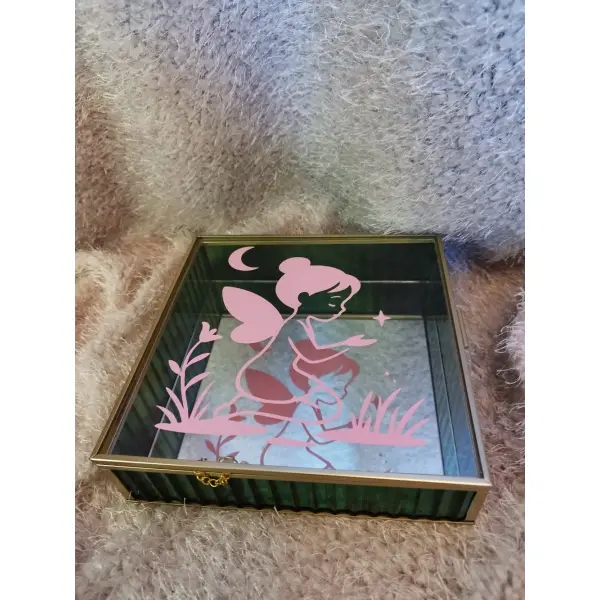 Boîte à souvenirs ou à bijoux en verre et métal doré - modèle elfe ou fée