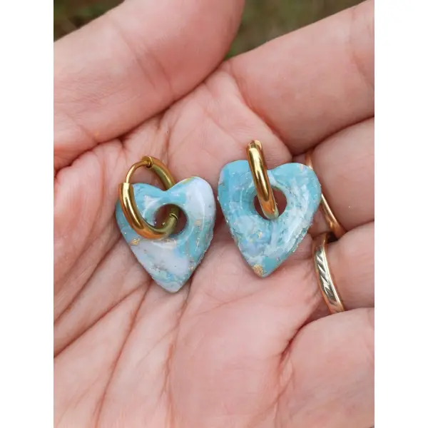 Boucles d'oreilles créoles coeur en argile polymère marbré vert d'eau blanc et anneaux or en acier inoxydable ( 16mm )