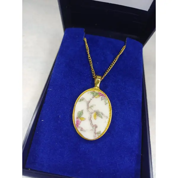 Collier vaisselle ancienne