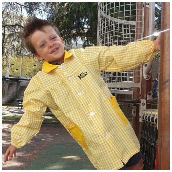 Blouse, tablier écolier personnalisé avec boutons. Couleur jaune