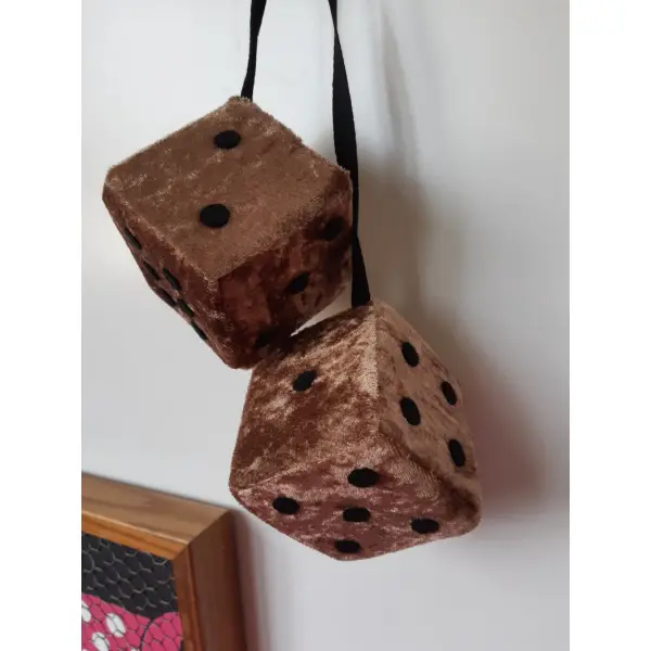 Fuzzy dices beige