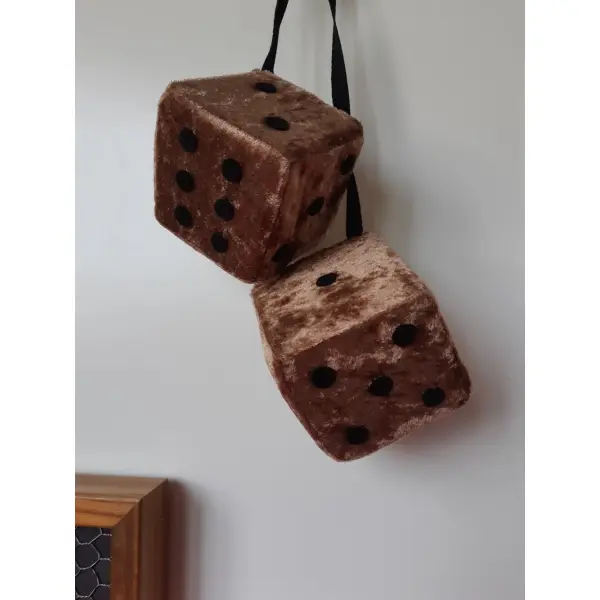 Fuzzy dices beige