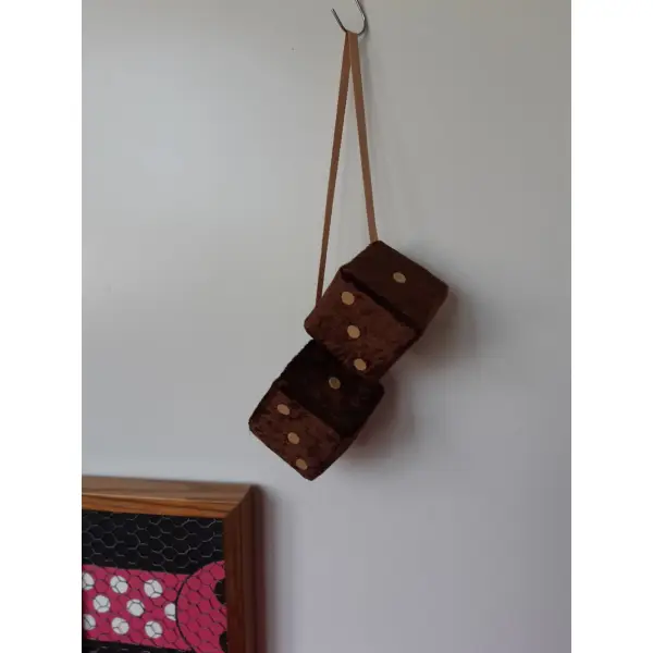 Fuzzy dices chocolat