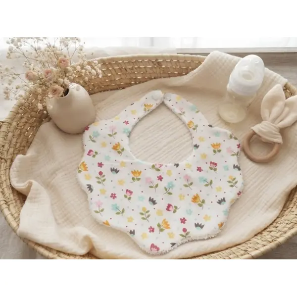 Bavoir bébé coton blanc imprimé fleurs et éponge blanche