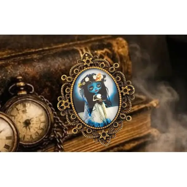 Broche baroque sacrée "sally la fiancée" - portrait poupée squelette romantique - talisman ex-voto.