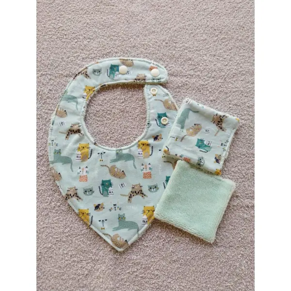 Duo bavoir bandana et lingettes assorties motifs chatons, éponge de bambou
