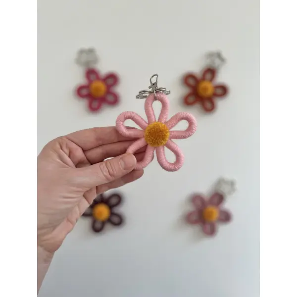 Porte clés fleur en macramé