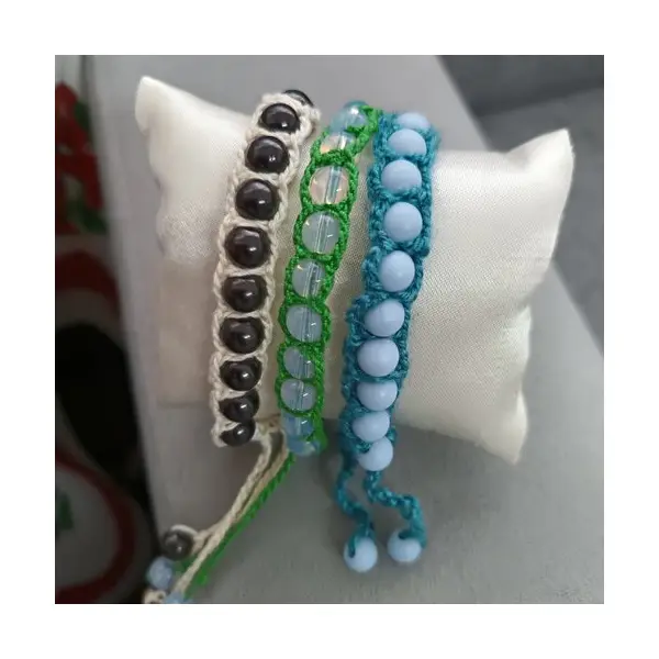 Bracelet au crochet avec perles, fait main