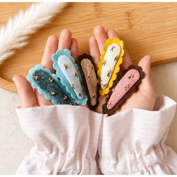 Barrettes bébé brodées à la main, lin et feutrine,3 accessoires cheveux enfant, idée cadeau naissance