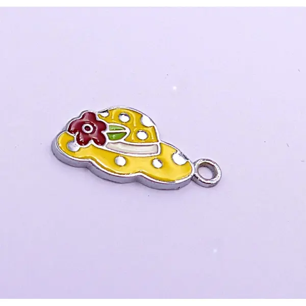 Pendentif métal argenté émaillé, petit chapeau jaune, pois, fleur, pour créations