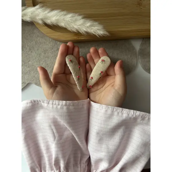 Barrettes bébé brodées à la main, lin et feutrine, accessoires cheveux enfant, idée cadeau naissance